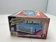 ★JOHNNY LIGHTNING ジョニーライトニング★プラモデル 1955 CHEVY NOMAD 1/25スケール【中古/現状品】_画像3