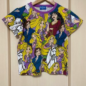 東京ディズニーリゾート　 半袖Tシャツ　130センチ　ラプンツェル　ファンタジースプリングス キッズ 子供服 総柄　ミッキーミニー
