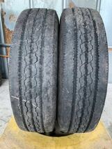 送料込み！205/75R16 BRIDGESTONE DURAVIS R205 22年 8.5mm 中古トラックタイヤ２本_画像1