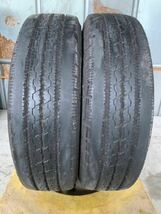 送料込み！205/70R17.5 BRIDGESTONE R205 22年 8.5mm 中古トラックタイヤ２本_画像1