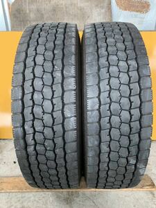 引取り可能！245/80R17.5 BRIDGESTONE M888 21年製　11mm 中古トラックタイヤ２本