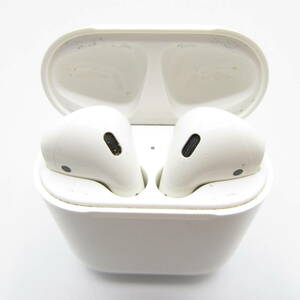 T1056☆Apple AirPods エアポッズ【充電ケース 第1世代 A1602・ イヤホン 第2世代 A2032 A2031】ワイヤレス 動作確認後初期化済み 中古品