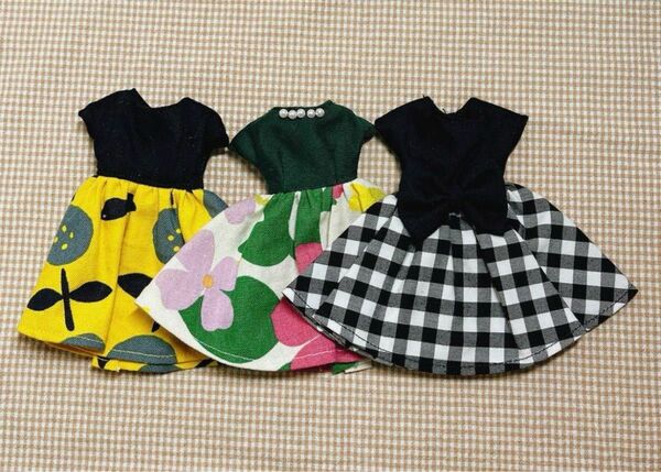 ハンドメイド　リカちゃんの服　3枚まとめ売り