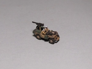 1/144 WWII British SAS Jeep /w commander in North Africa yellow painted