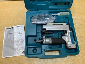 R● makita マキタ AT425A 4mmタイプ エアタッカー 動作確認済 