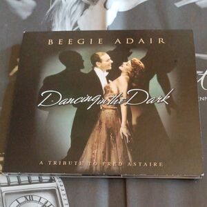 BEEGIE ADAIR　ビージーアデール CD　Dancing in the Dark