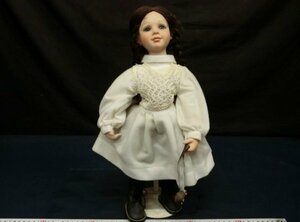 L6911 メーカー不明 青目 ブルネット 三つ編み 女の子 ドール 陶器人形 ビスクドール