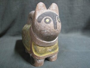 A5822 less . tree carving hand coloring dog .. approximately 7.5cm height 