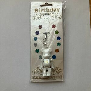 【未開封】BE@RBRICK Birthday ベアブリック ストラップ （6月） 70%