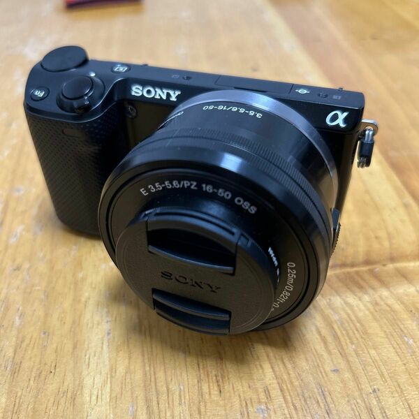 SONY NEX-5R E PZ 16-50mm F3.5-5.6 OSS