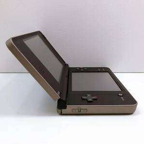 141【中古】Nintendo DS i LL 本体 USG-001 ダークブラウン Nintendo DS i LL タッチペン付き 任天堂 ゲーム 動作確認 初期化済み 現状品の画像3