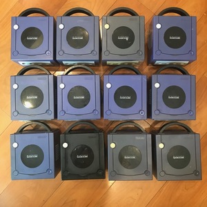 ジャンク！ ジャンク！ Nintendo GameCube 本体 x 12 任天堂 ゲームキューブ GC バイオレット 140サイズ