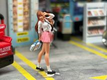 1/64 スケール　ジオラマ　女子高生　学校帰り　セクシー　フィギュア　日本未発売　限定一体　Hot Wheels トミカサイズ　ピンク_画像6