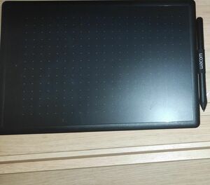 One by Wacom Medium Chromebook 対応 ペン入力専用モデル Mサイズ 板タブ CTL-672/K0-C