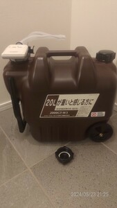 直接引取限定　灯油缶 カラータンク 2000GT 20L W3-Br｜20リットル 運びやすい 車輪 付き 灯油 ポリタンク キャスター コロ ホイール