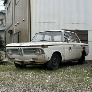 BMW 1800 part removing immovable car Junk 2002 old car document none Vintage 