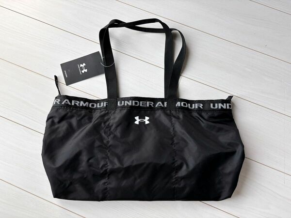 新品UNDER ARMOUR（アンダーアーマー）フェイバリットジップトートバッグ