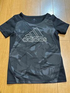 adidas 半袖Tシャツ