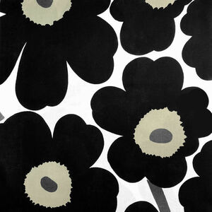 marimekko　ハーフカットクロス／はぎれ　ピエニウニッコ　ホワイト×ブラック　68×50cm　マリメッコ