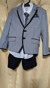 ◆子供スーツ【120cm】セット　美品　シンプル　おしゃれ　サスペンダー付　(5点セット)　ボタンダウンシャツ