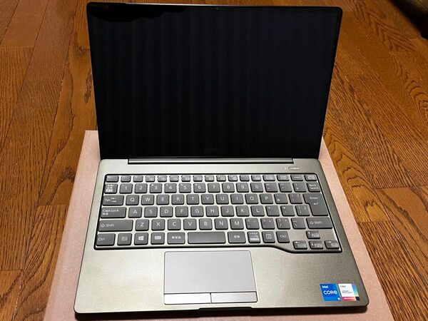 【値下げしました】富士通 FMV LIFEBOOK CH90/E3 FMVC90E3K カーキ SDD512GB 8GB 有機EL