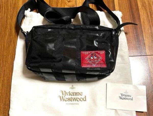 【正規品】Vivienne Westwoodショルダーバック ブラック　白タグあり