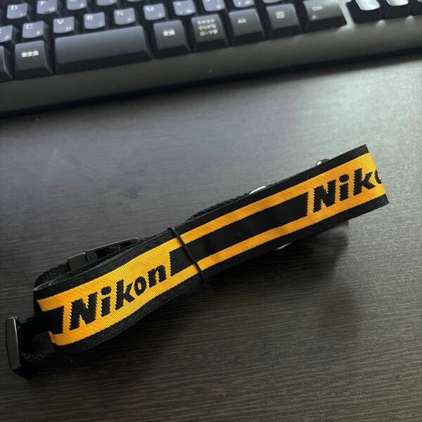 【新品未使用・送料無料】Nikon ニコン 純正 カメラ ストラップ 黒色(ブラック)×黄色(イエロー)ボーダー ストライプ 