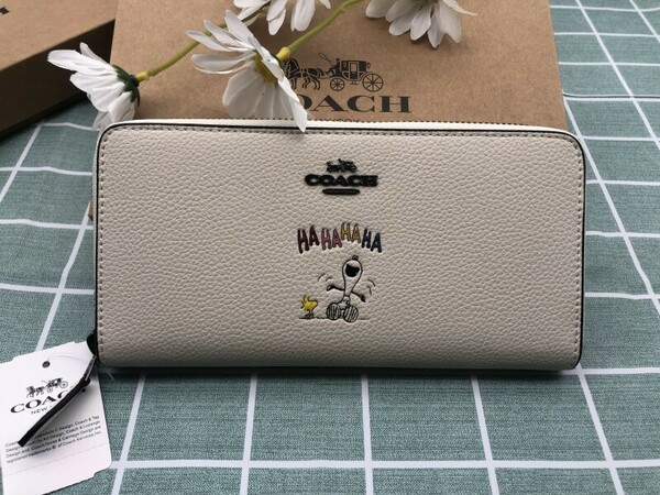 COACH コーチ 財布 長財布 プレゼント レディース 小銭入れあり ホワイト 新品未使用 贈り物 ギフト レザー ウォレット ブランド C320