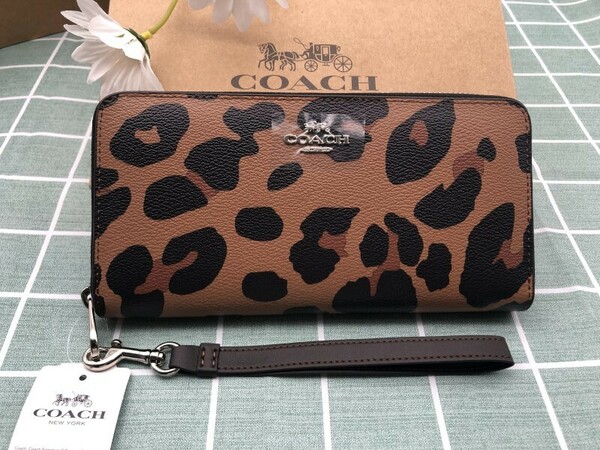 COACH コーチ 財布 長財布 メンズ レディース プレゼント 小銭入れあり レオパード 新品 ラウンドファスナー レザー ウォレット A017