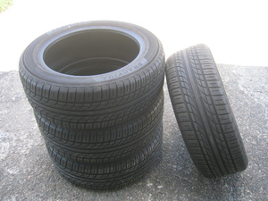 ＰＲＡＣＴＩＶＡ　２１５／５５Ｒ１７　４本　中古