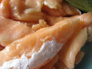  raw meal for [ salmon is las300g] beautiful taste .... diet also GOOD,DHA,EPA, marine collagen enough!!