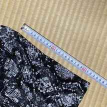 新品未使用！　H&M パイソン柄半袖シャツ　サイズS レーヨン100%_画像4