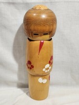 真一郎作　約29.5cm 日本人形 郷土玩具 おかっぱ　こけし　伝統工芸　木彫り人形　創作人形　置物　近代こけし_画像1