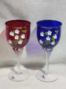 美品　BOHEMIA　GLASS　ボヘミアグラス　ペアワイングラス　立体　花模様　チェコスロバキア製