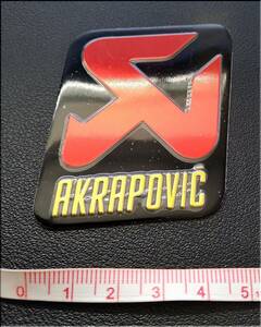 アクラポビッチ（AKRAPOVIC）★アルミ耐熱ステッカー★５．９×５ｃｍ★