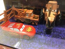 CARS 2022【TRACTOR TIPPING PLAYSET】WITH MATER AND LIGHTNING McQUEEN / DISNEY PARKS限定_画像2