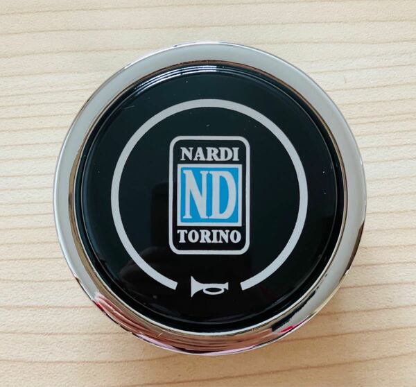 NARDI ナルディ ホーンボタン 未使用品momo サイズ　ブラック