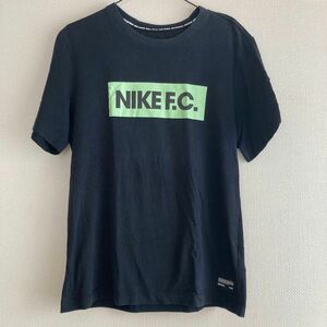 NIKE 半袖シャツ　メンズS