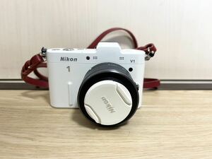 【美品】Nikon ニコン Nikon1 V1 デジタルミラーレス一眼/カメラレンズ 1NIKKOR 10-30mm 1:3.5-5.6 VR φ40.5