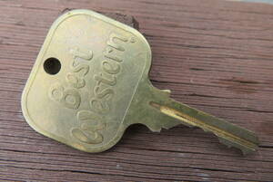 モーテルキー MOTELKEY key 鍵 真鍮 アンティーク ホテル アメリカ ヴィンテージ ガレージ ディスプレイ インテリア USA USED（A-465） 