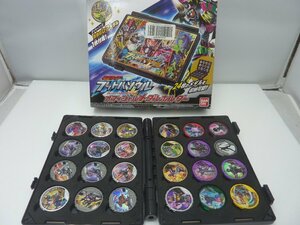 【中古品】BANDAI　仮面ライダー　ブットバソウル　オフィシャルメダルホルダー　別売メダル付　(管理番号：060107）