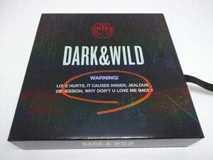 【中古品】輸入盤CD　BTS　DARK&WILD ※破損あり（管理番号：006169）