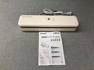 【中古品】IRIS OHYAMA アイリスオーヤマ　真空保存フードシーラースリム　VRF-S50　2022年製　取扱説明書付 (管理番号049110)