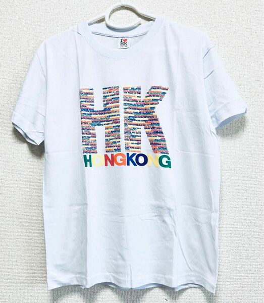 【新品】白Tシャツ カラフル　エンボスプリント　ユニセックス　Mサイズ