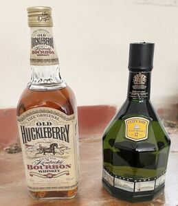 【未開栓】OLD HUCKLEBERRY/CUTTY SARK 12年　ウイスキー２本セット　各700ml/40％　バーボン/スコッチ ウイスキー　箱なし