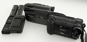 【中古】Panasonic ビデオカメラ ２点セット　NV-CS1/NV-DR1 f=4/12mm f=4.6~46mm 1:1.8　バッテリーパック 通電確認済