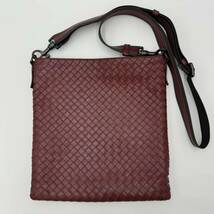 BOTTEGA VENETA ショルダーバッグ メッセンジャーバッグ イントレチャート ボッテガ 斜め掛け 肩掛け　クロスボディ レザー A4サイズ収納可_画像2