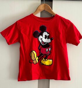 ディズニー 8ビット風ミッキー　半袖Tシャツ　M（8）130cm相当 赤