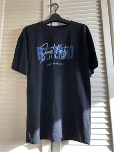 新品未使用タグ付き　黒のロゴTシャツ