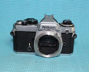 [tb130]カメラ　Nikon FE 一眼レフ　camera シルバー　ボディ　ニコン　